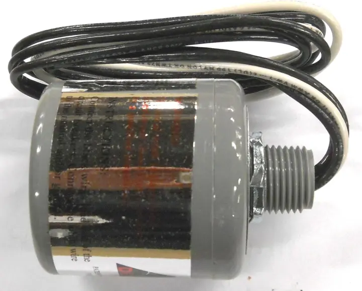 LA303R 3-Phase Lightning Arrestor — 208–250 VAC Protection