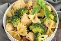 Vibrant Sun-Dried Tomato Chicken Broccoli Pasta