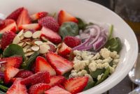 Vibrant Strawberry Spinach Salad with Tangy Blue Cheese