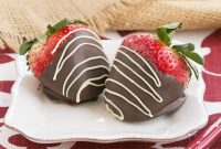 Mascarpone-Stuffed Chocolate Strawberry Delights