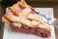 Sweet-Tart Rhubarb Pie