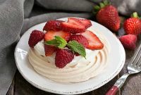 Crafting Delightful Mini Pavlovas