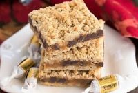 Chewy Oatmeal Caramel Bars