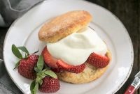 Strawberry Shortcake with White Chocolate Cloud