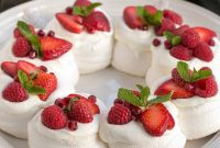 Jolly Pavlova Crown