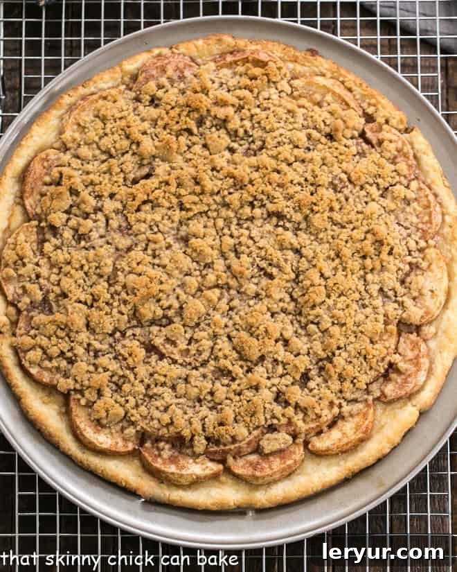 Overhead view of Apple Pie Pizza baked on a pizza pan.