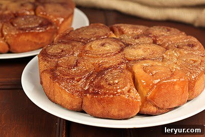 Freshly baked Maple Syrup Sticky Buns in a pan