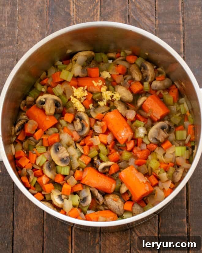 Red Wine Braised Pot Roast with Mushrooms and Tomatoes 5 How to make pot roast process shot 3.