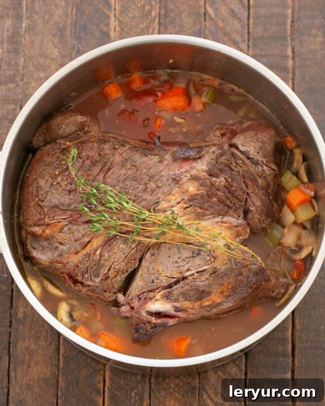Red Wine Braised Pot Roast with Mushrooms and Tomatoes 7 How to make pot roast process shot 5.